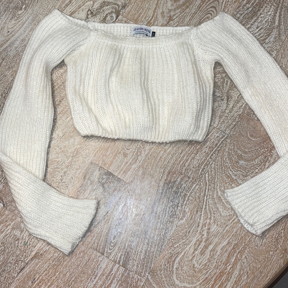 Fashion Nova Soft Crop Sweater 😍